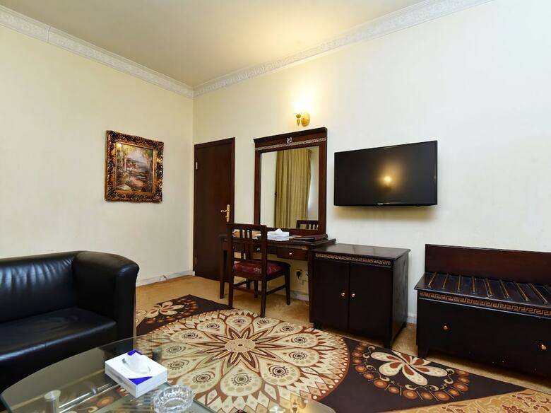 Capital O 419 Al Safeer Hotel