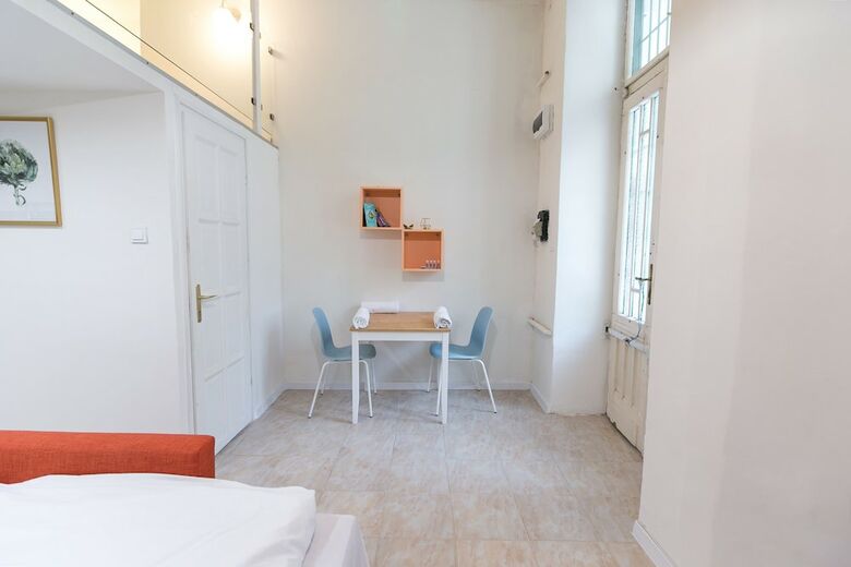 Apartamentos Modern Ernesto I