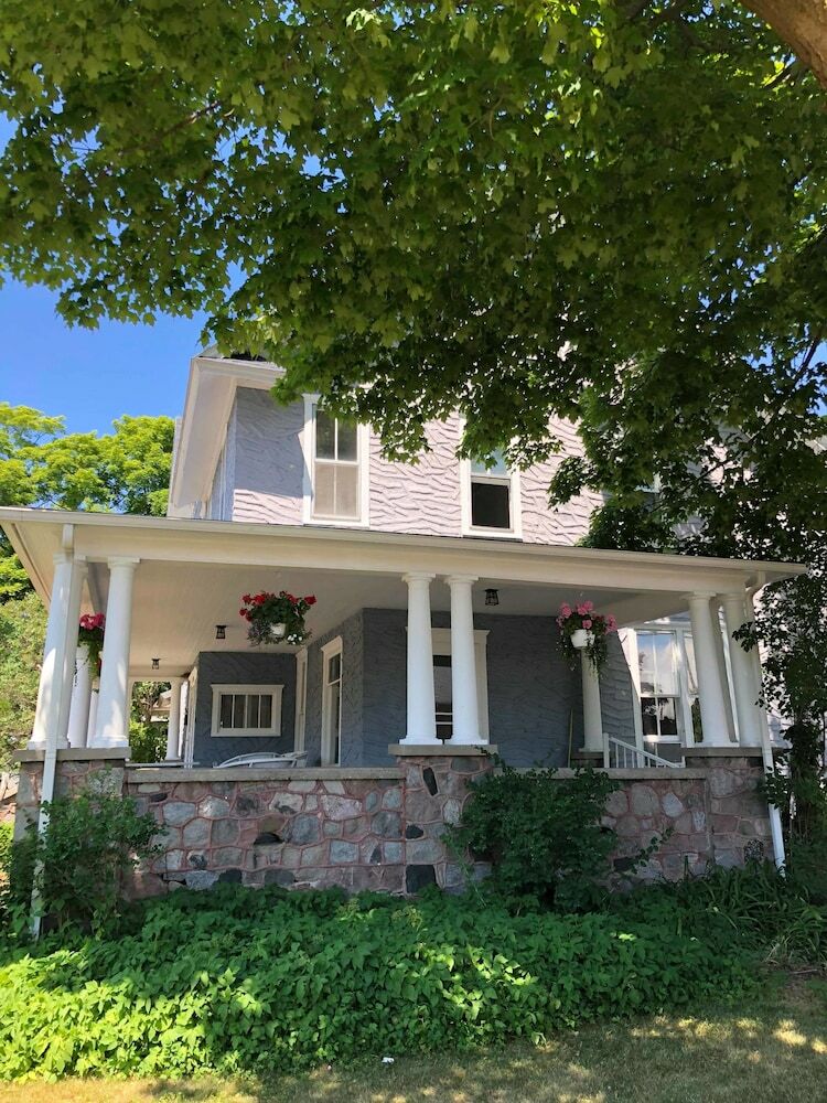 Bed & Breakfast Charlevoix House