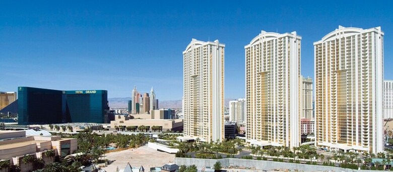 Stripviewsuites At Signature
