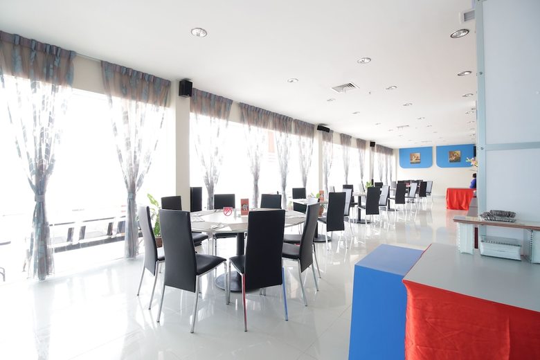 Hotel Airy Batu Aji Merlion Square Batam