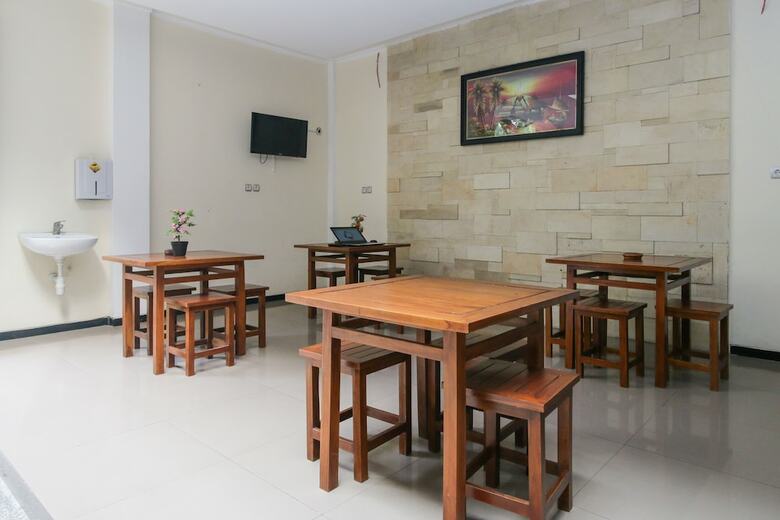 Hotel Airy Syariah Dr Wahidin 43 Bojonegoro