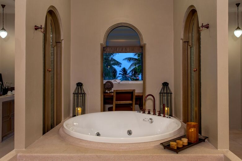Hotel Devasom Khao Lak Beach Resort & Villas