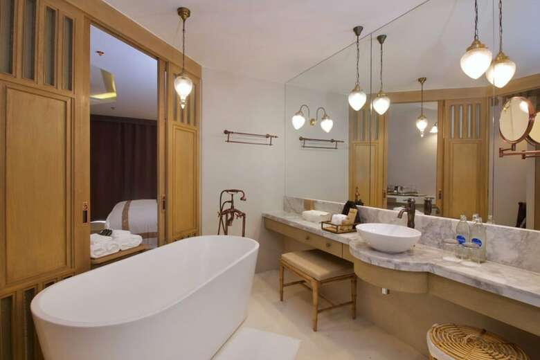 Hotel Devasom Khao Lak Beach Resort & Villas