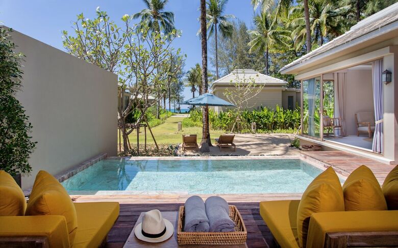 Hotel Devasom Khao Lak Beach Resort & Villas