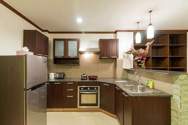 Baan Rawee Villas
