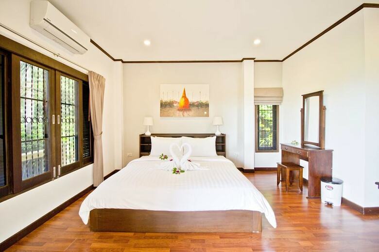 Baan Rawee Villas