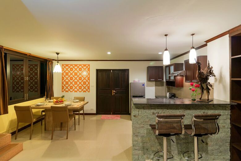 Baan Rawee Villas