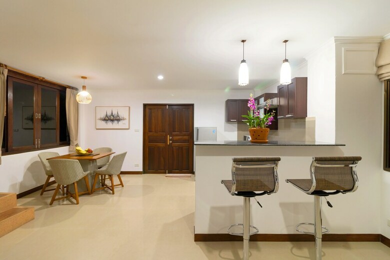 Baan Rawee Villas