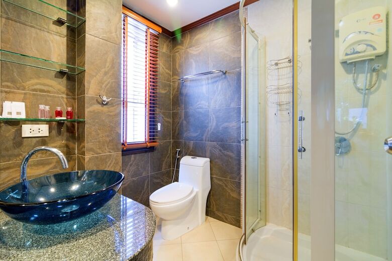 Baan Rawee Villas