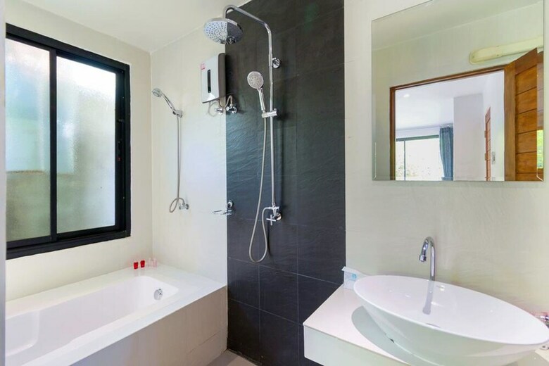 Baan Rawee Villas