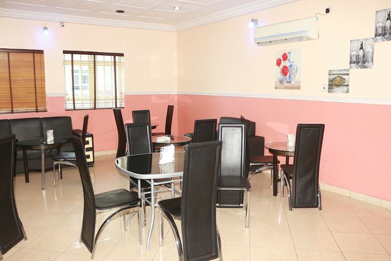 Royal Charlin Hotel And Suites