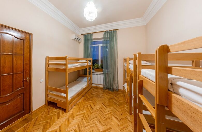 Hostal Arteast Hostel