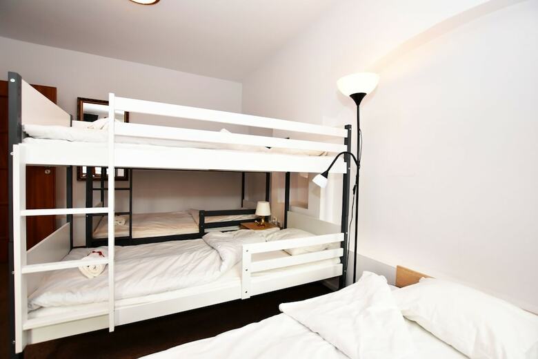 Hostal Dukes Hostel - Old Town