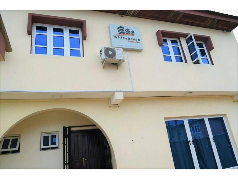 Hotel Whitebrook Suites And Bar