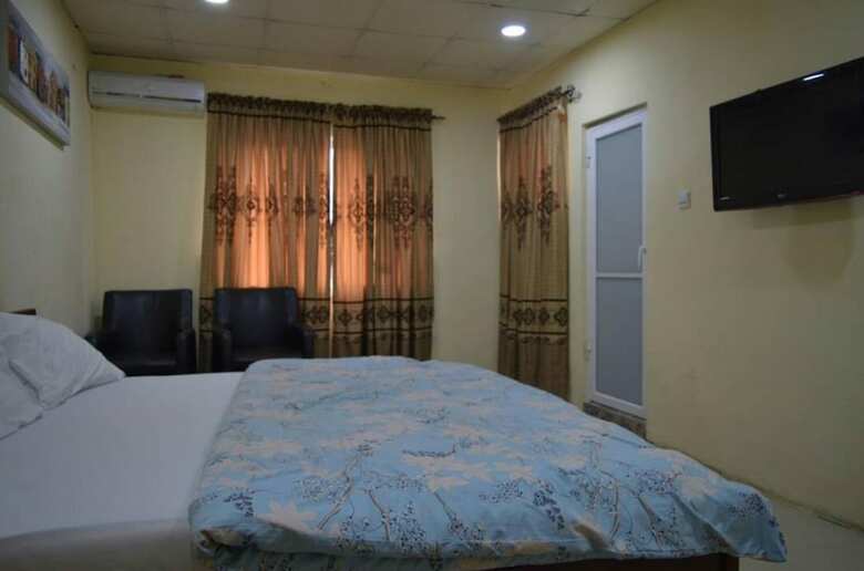 Hotel Whitebrook Suites And Bar