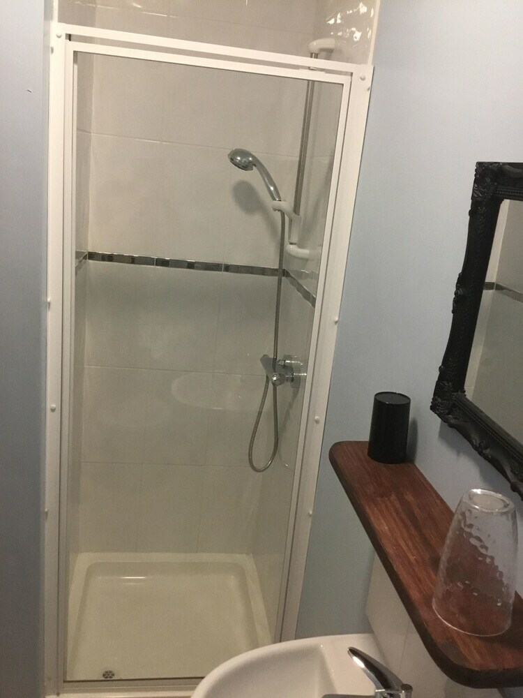 Hotel Shore Stay Guest House