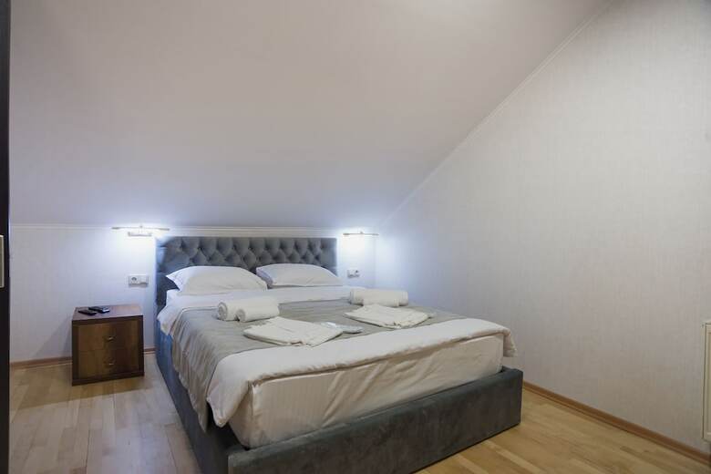 Hotel 9 Rooms