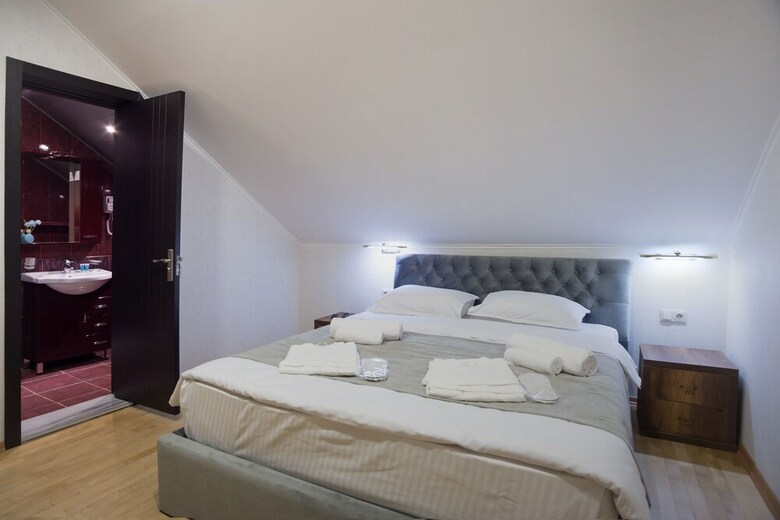 Hotel 9 Rooms