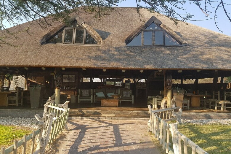 Posada Grassland Bushman Lodge