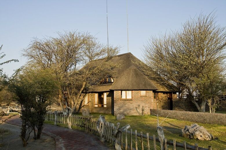 Posada Grassland Bushman Lodge