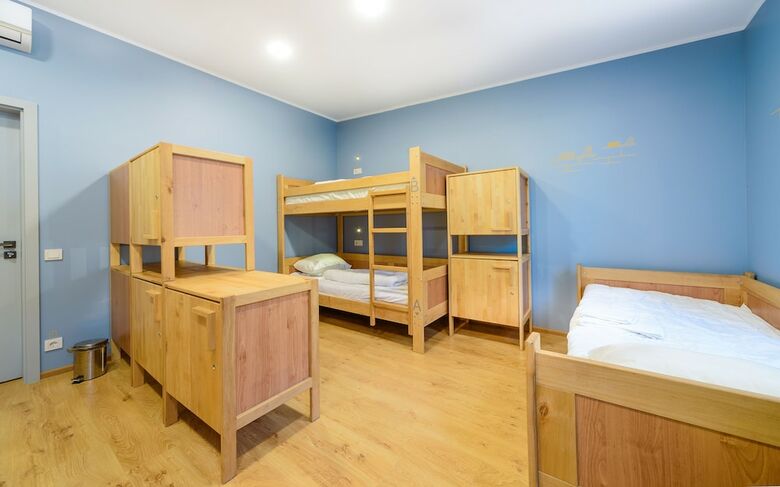 Hostal Friday Hostel