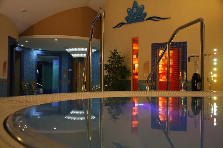 Krist�ly Hotel