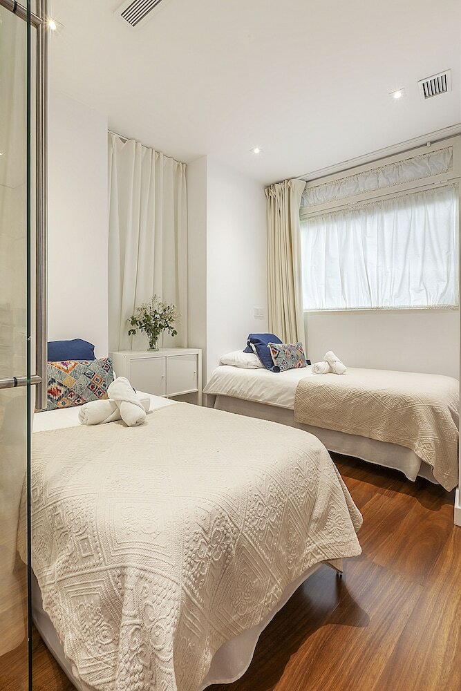 Las Rejas Apartment