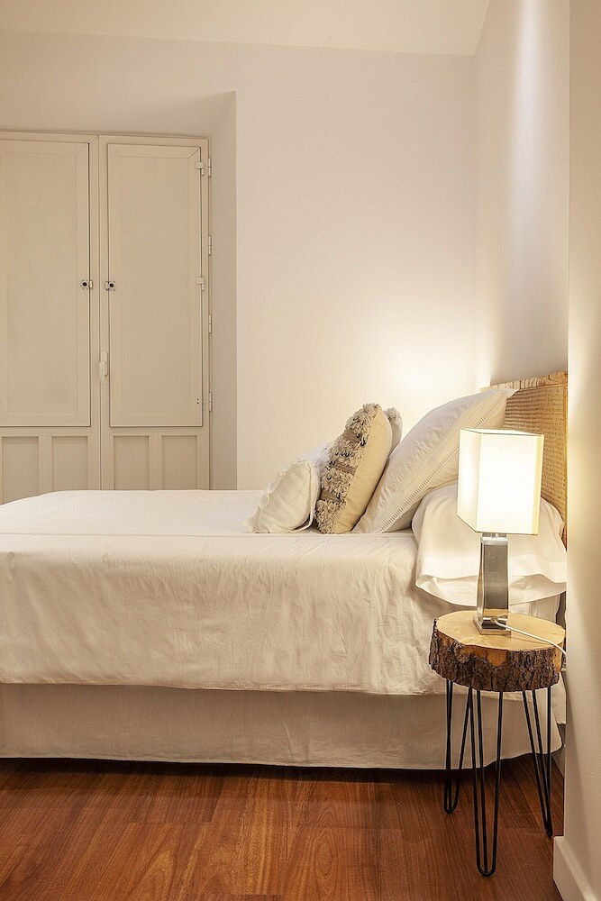 Las Rejas Apartment