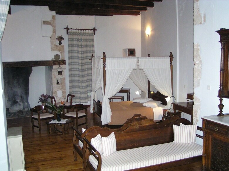 Amphora Hotel