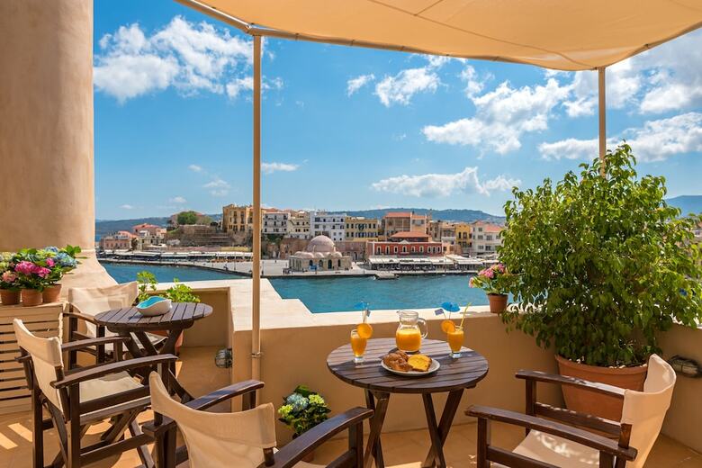 Amphora Hotel