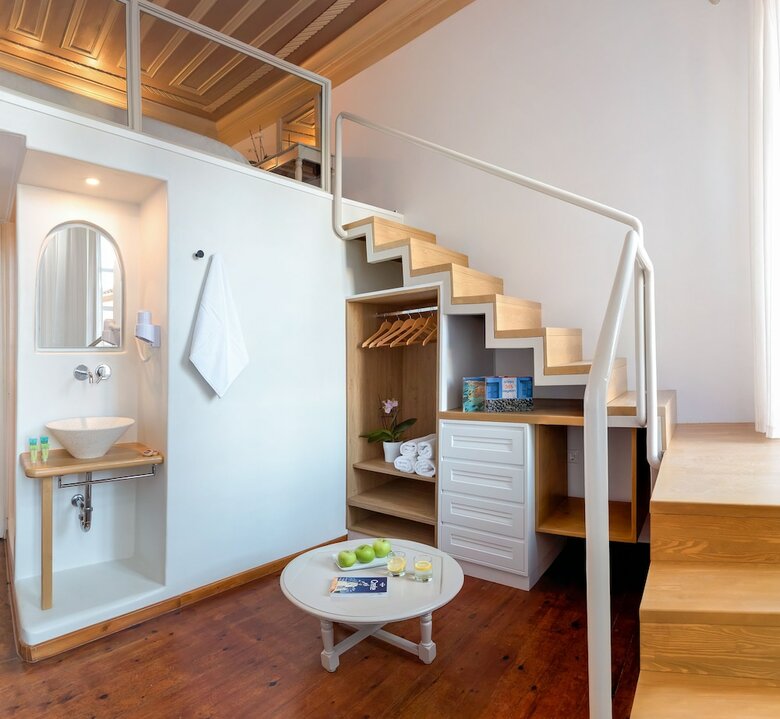 Amphora Hotel