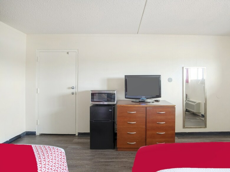 Oyo Hotel San Antonio Lackland Air Force Base North