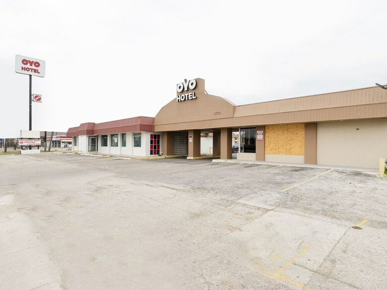 Oyo Hotel San Antonio Lackland Air Force Base North
