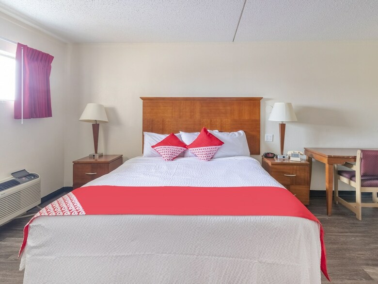 Oyo Hotel San Antonio Lackland Air Force Base North