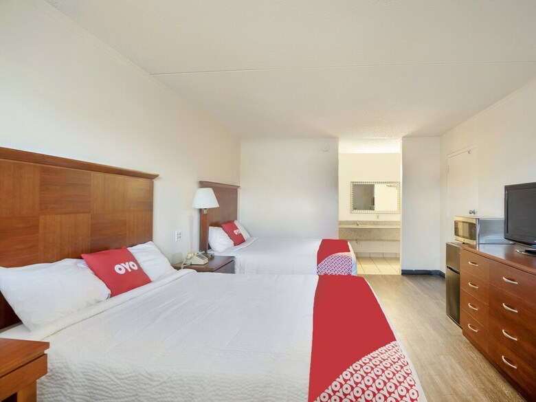 Oyo Hotel San Antonio Lackland Air Force Base North