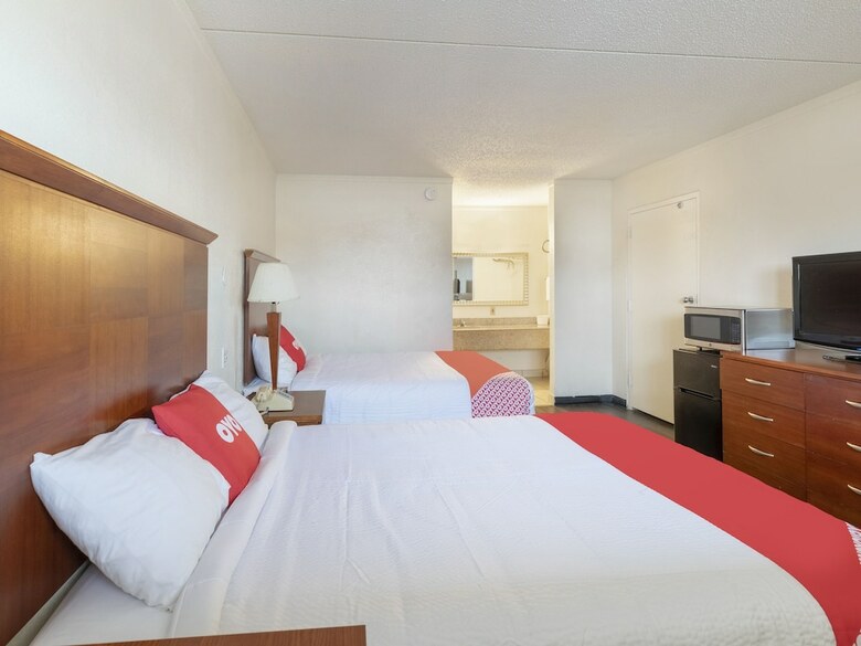 Oyo Hotel San Antonio Lackland Air Force Base North