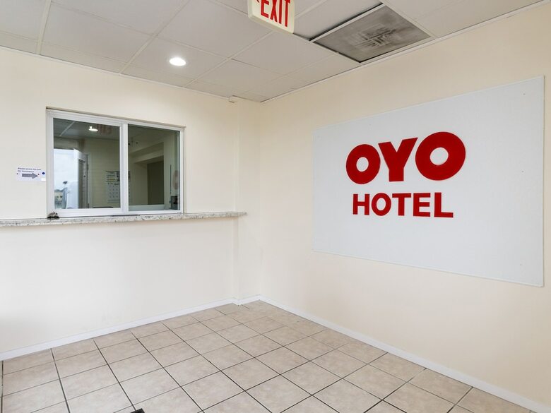 Oyo Hotel San Antonio Lackland Air Force Base North