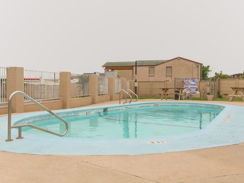 Oyo Hotel San Antonio Lackland Air Force Base North