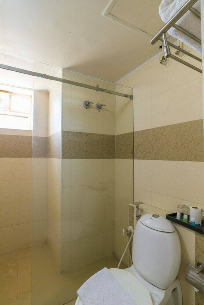 Aparthotel Aaha Airport Hotel