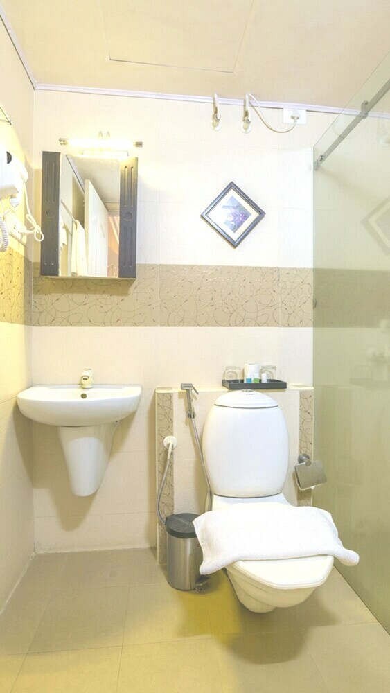 Aparthotel Aaha Airport Hotel