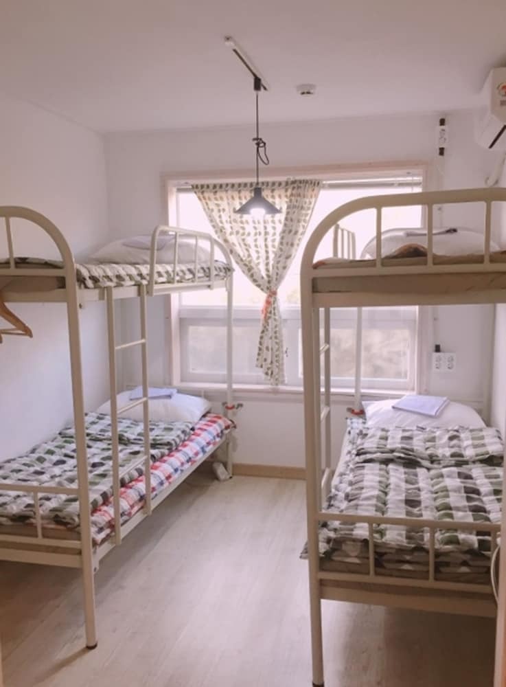 Hostal Aria Guesthouse - Hostel