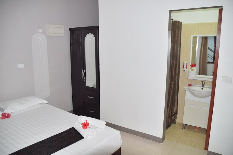 Airport Ace Hotel