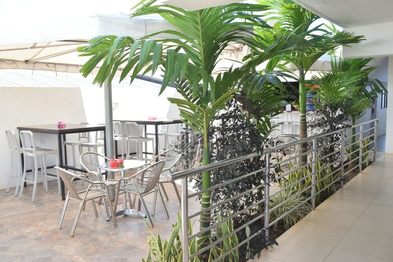 Airport Ace Hotel