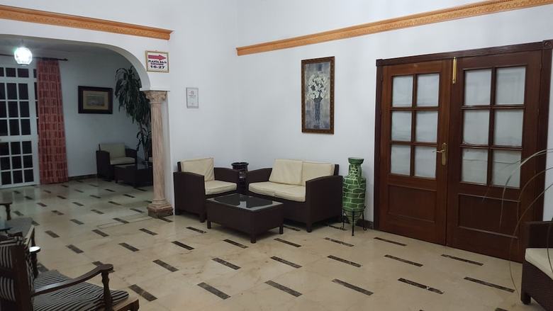 Hostal Restaurante El Lirio