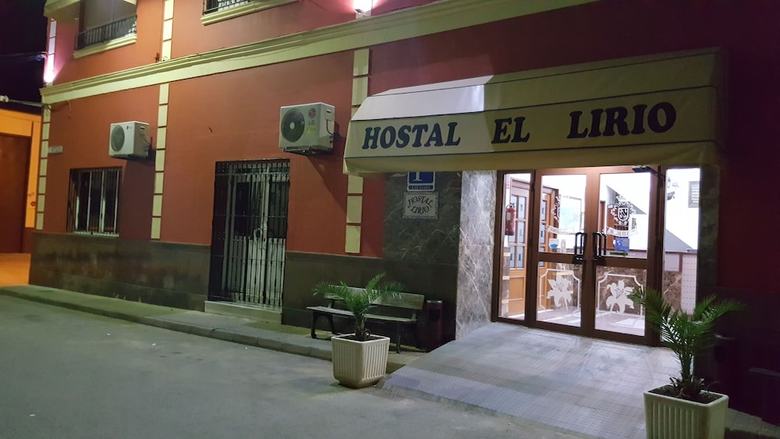 Hostal Restaurante El Lirio