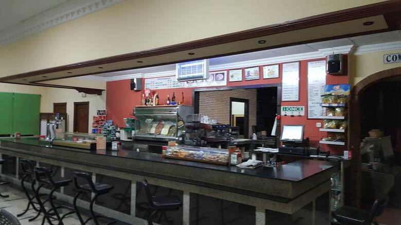 Hostal Restaurante El Lirio