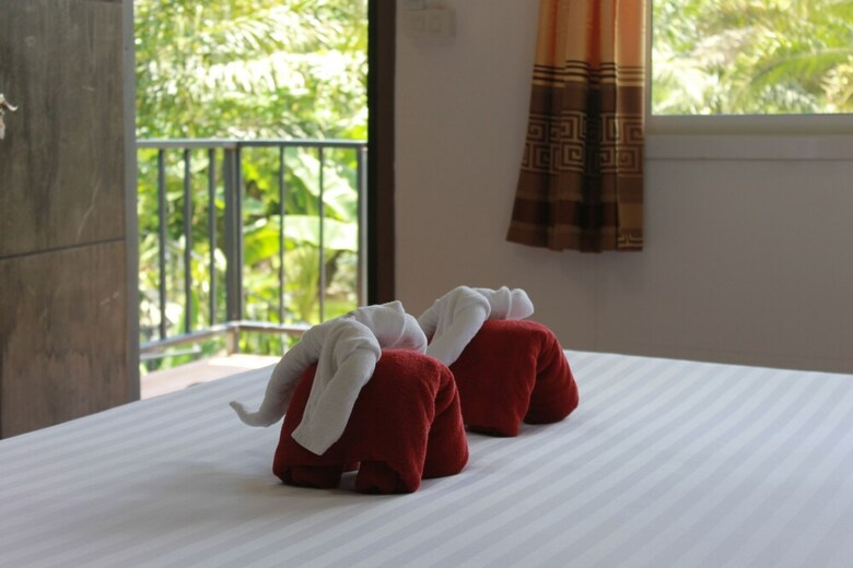 Hotel Khaosok River Camp