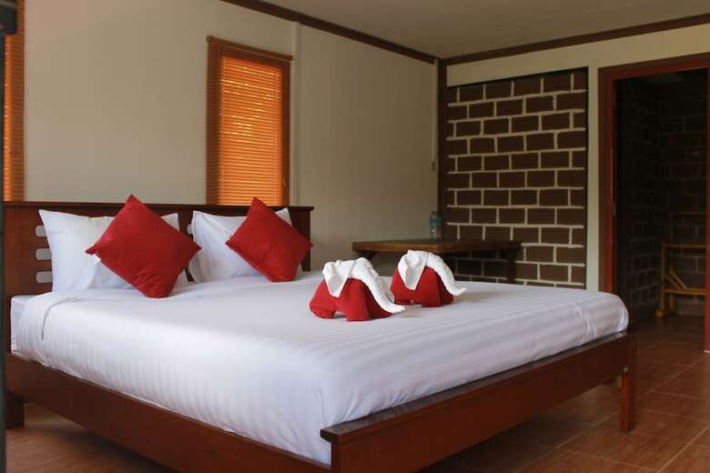 Hotel Khaosok River Camp