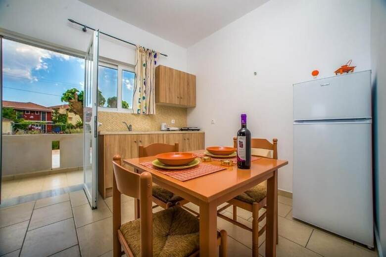 Tesys Studios & Apartments